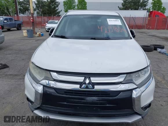 2016 Mitsubishi Outlander SE z VIN JA4AZ3A31GZ015790, wystawiony jako IAAI lot #42131804 z przebiegiem 298 900 mil mil oraz . Historia ofert i sprzedaży dostępna na DreamBid. Obrazek 13.