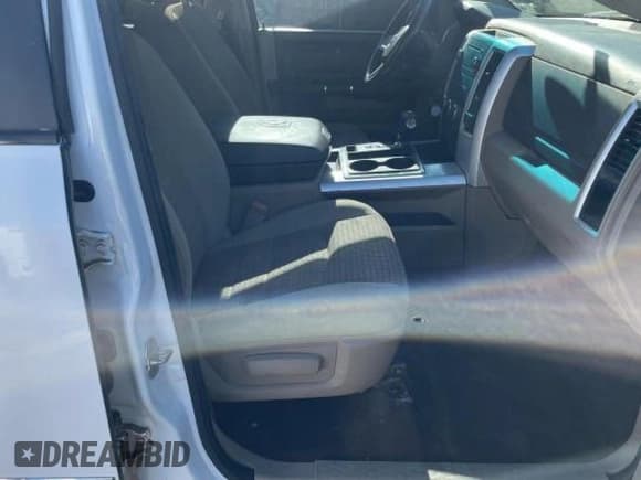 ✅ 2010 Dodge 1500 Sport • VIN: 1D7RB1CT8AS127443 • Lot: 42349035. Wystawiony na Copart z przebiegiem 187 277 mil. Bezpłatny archiwum sprzedaży aukcyjnych z USA i szczegółowy raport historii pojazdu na DreamBid. Zdjęcie 5.