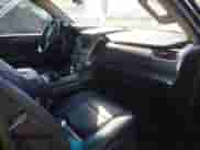 2018 Chevrolet Tahoe LT z VIN 1GNSKBKC8JR128657, wystawiony jako IAAI lot #43151589 z przebiegiem 157 909 mil mil oraz . Historia ofert i sprzedaży dostępna na DreamBid. Obrazek 5.