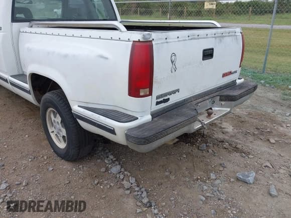 ✅ 1994 GMC Sierra 1500 SLE1 • VIN: 2GTEC19ZXR1545189 • Lot: 43866544. Wystawiony na IAAI z przebiegiem 392 935 mil. Bezpłatny archiwum sprzedaży aukcyjnych z USA i szczegółowy raport historii pojazdu na DreamBid. Zdjęcie 6.