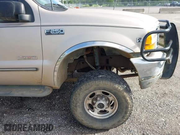✅ 1999 Ford F-250 XL • VIN: 1FTNW21F9XEB73659 • Lot: 42793384. Listed on IAAI with 360,335 mi. Free auction sales archive from the USA and detailed vehicle history report at DreamBid. Image 15.