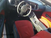 ✅ 2018 Dodge Challenger R/T Scat Pack • VIN: 2C3CDZFJ6JH121428 • Lot: 66690163. Wystawiony na Copart z przebiegiem Nie podano. Bezpłatny archiwum sprzedaży aukcyjnych z USA i szczegółowy raport historii pojazdu na DreamBid. Zdjęcie 8.