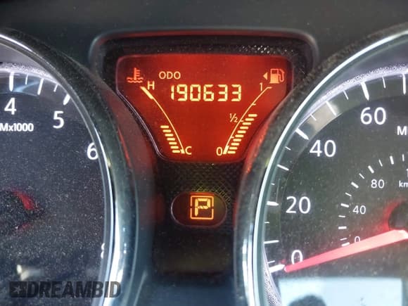 ✅ 2013 Nissan Versa S Plus • VIN: 3N1CN7AP8DL852840 • Lot: 42587405. Wystawiony na IAAI z przebiegiem 190 633 mil. Bezpłatny archiwum sprzedaży aukcyjnych z USA i szczegółowy raport historii pojazdu na DreamBid. Zdjęcie 15.