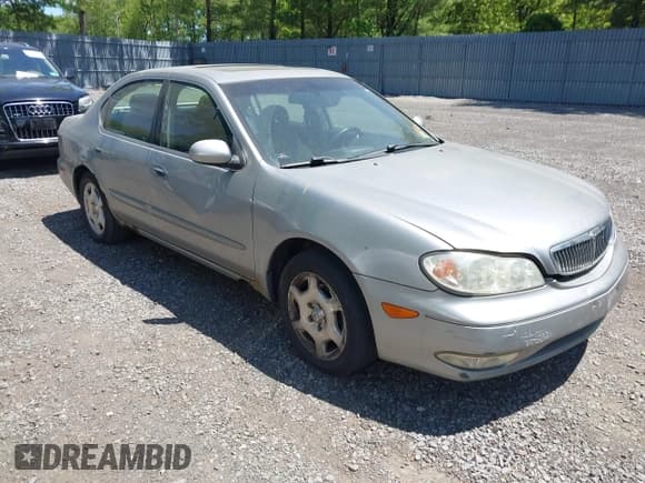 ✅ 2001 Infiniti I30 Luxury • VIN: JNKCA31A11T037026 • Lot: 42292957. Wystawiony na IAAI z przebiegiem 252 421 mil. Bezpłatny archiwum sprzedaży aukcyjnych z USA i szczegółowy raport historii pojazdu na DreamBid. Zdjęcie 1.