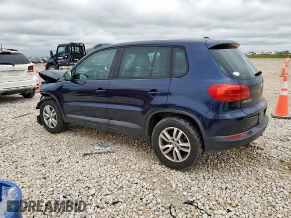 ✅ 2012 Volkswagen Tiguan SE • VIN: WVGAV7AX0CW590384 • Lot: 59136155. Listed on Copart with 129,726 mi. Free auction sales archive from the USA and detailed vehicle history report at DreamBid. Image 2.