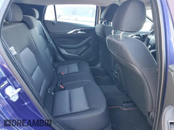 ✅ 2018 Infiniti QX30 Essential • VIN: SJKCH5CP4JA042059 • Lot: 69705554. Wystawiony na Copart z przebiegiem 51 908 mil. Bezpłatny archiwum sprzedaży aukcyjnych z USA i szczegółowy raport historii pojazdu na DreamBid. Zdjęcie 11.