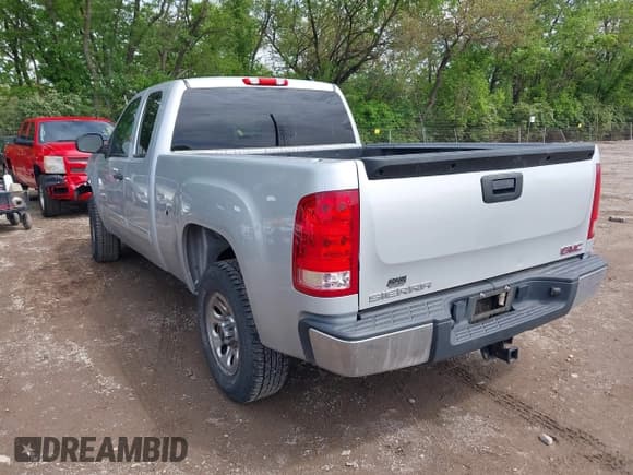 ✅ 2013 GMC Sierra 1500 SL • VIN: 1GTR1UEA7DZ192385 • Lot: 42158566. Wystawiony na IAAI z przebiegiem 202 963 mil. Bezpłatny archiwum sprzedaży aukcyjnych z USA i szczegółowy raport historii pojazdu na DreamBid. Zdjęcie 3.