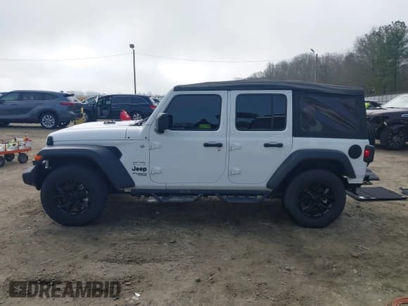 ✅ 2021 Jeep Wrangler Unlimited Sport S • VIN: 1C4HJXDN1MW822016 • Лот: 41792808. Опубликован ранее на IAAI с пробегом 29 719 миль. Бесплатный доступ к архиву аукционных продаж из США и подробный отчёт об истории автомобиля на DreamBid. Изображение 15.