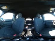 ✅ 2025 Ford Police Interceptor Utility • VIN: 1FM5K8AB9SGB13773 • Lot: 43087413. Wystawiony na IAAI z przebiegiem 5 378 mil. Bezpłatny archiwum sprzedaży aukcyjnych z USA i szczegółowy raport historii pojazdu na DreamBid. Zdjęcie 18.