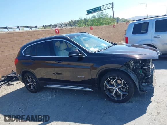 ✅ 2018 BMW X1 sDrive28i • VIN: WBXHU7C37J5L05511 • Lot: 42980003. Listed on IAAI with 25,925 mi. Free auction sales archive from the USA and detailed vehicle history report at DreamBid. Image 14.
