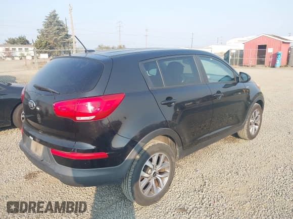 ✅ 2016 Kia Sportage LX • VIN: KNDPBCAC9G7881186 • Lot: 43145102. Listed on IAAI with 136,026 mi. Free auction sales archive from the USA and detailed vehicle history report at DreamBid. Image 4.