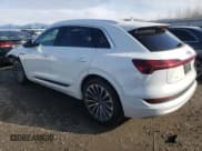 ✅ 2019 Audi e-tron Prestige • VIN: WA1VABGE9KB024265 • Lot: 39302243. Wystawiony na Copart z przebiegiem 29 531 mil. Bezpłatny archiwum sprzedaży aukcyjnych z USA i szczegółowy raport historii pojazdu na DreamBid. Zdjęcie 2.