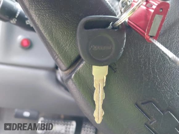 ✅ 2006 Chevrolet Silverado 2500HD LT2 • VIN: 1GCHK29U56E120712 • Lot: 41945423. Wystawiony na IAAI z przebiegiem 277 045 mil. Bezpłatny archiwum sprzedaży aukcyjnych z USA i szczegółowy raport historii pojazdu na DreamBid. Zdjęcie 11.