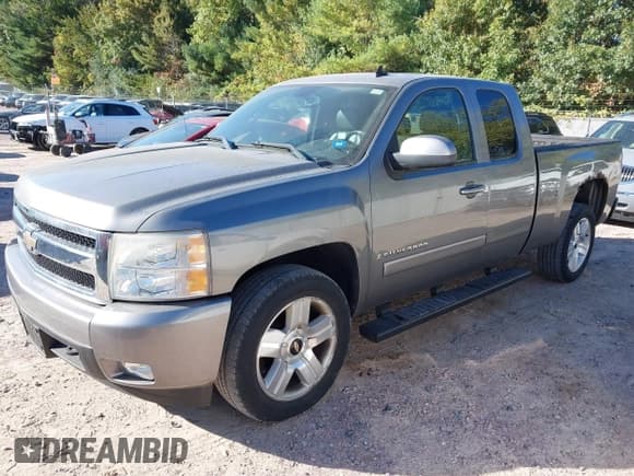 ✅ 2007 Chevrolet Silverado 1500 1LT • VIN: 1GCEK19057Z639585 • Lot: 43408173. Listed on IAAI with 134,431 mi. Free auction sales archive from the USA and detailed vehicle history report at DreamBid. Image 17.
