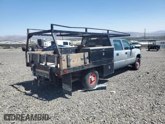 ✅ 2006 Chevrolet Silverado 2500HD • VIN: 1GBHK23U96F197705 • Lot: 63350275. Listed on Copart with 208,038 mi. Free auction sales archive from the USA and detailed vehicle history report at DreamBid. Image 3.