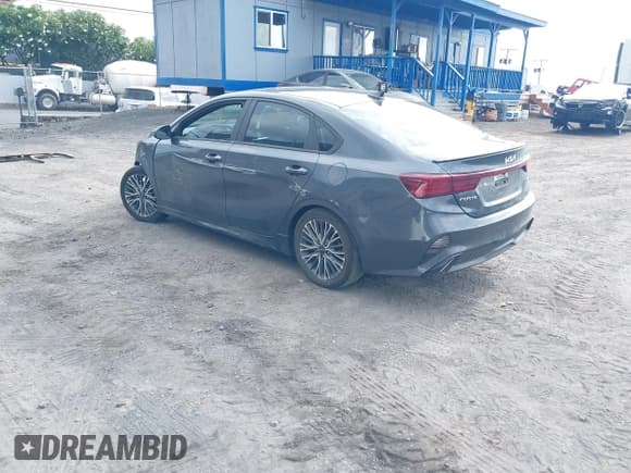 ✅ 2023 Kia Forte GT-Line • VIN: 3KPF54AD0PE550207 • Lot: 43009063. Wystawiony na IAAI z przebiegiem 25 491 mil. Bezpłatny archiwum sprzedaży aukcyjnych z USA i szczegółowy raport historii pojazdu na DreamBid. Zdjęcie 3.