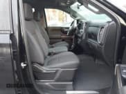 ✅ 2019 Chevrolet Silverado 1500 RST • VIN: 1GCRYEED5KZ239308 • Lot: 41024575. Wystawiony na IAAI z przebiegiem 50 618 mil. Bezpłatny archiwum sprzedaży aukcyjnych z USA i szczegółowy raport historii pojazdu na DreamBid. Zdjęcie 5.