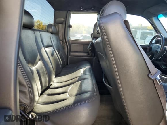 ✅ 2003 Chevrolet Silverado SS • VIN: 2GCEK19N531270435 • Лот: 76632764. Опубликован ранее на Copart с пробегом 200 234 миль. Бесплатный доступ к архиву аукционных продаж из США и подробный отчёт об истории автомобиля на DreamBid. Изображение 10.