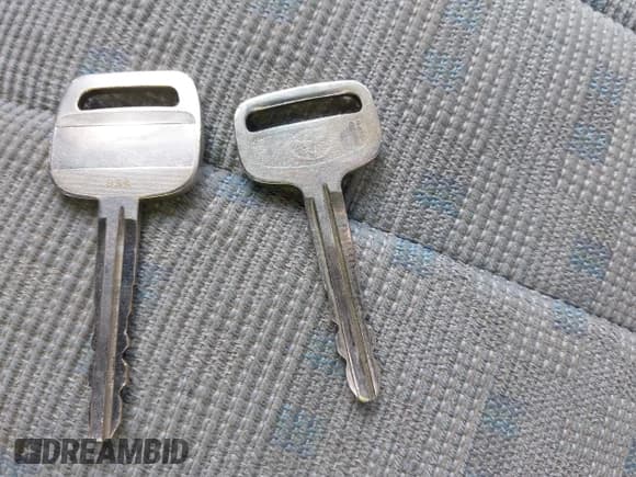 ✅ 1999 Toyota 4Runner • VIN: JT3HM84R0X0037000 • Лот: 43852508. Опубликован ранее на IAAI с пробегом 138 269 миль. Бесплатный доступ к архиву аукционных продаж из США и подробный отчёт об истории автомобиля на DreamBid. Изображение 11.