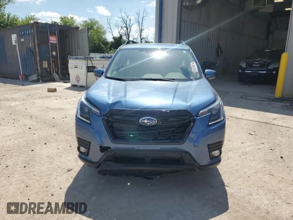 ✅ 2023 Subaru Forester Premium • VIN: JF2SKAEC4PH440439 • Lot: 59659654. Listed on Copart with 19,555 mi. Free auction sales archive from the USA and detailed vehicle history report at DreamBid. Image 5.