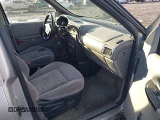 ✅ 2003 Pontiac Montana 1SA • VIN: 1GMDX03E83D103177 • Lot: 41296114. Wystawiony na IAAI z przebiegiem Nie podano. Bezpłatny archiwum sprzedaży aukcyjnych z USA i szczegółowy raport historii pojazdu na DreamBid. Zdjęcie 5.