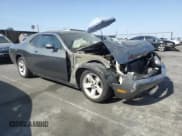 ✅ 2010 Dodge Challenger SE • VIN: 2B3CJ4DV5AH318508 • Lot: 87017774. Wystawiony na Copart z przebiegiem Nie podano. Bezpłatny archiwum sprzedaży aukcyjnych z USA i szczegółowy raport historii pojazdu na DreamBid. Zdjęcie 4.