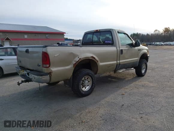 ✅ 2001 Ford F-250 XL • VIN: 1FTNF21L21EB87741 • Lot: 43591064. Wystawiony na IAAI z przebiegiem 54 724 mil. Bezpłatny archiwum sprzedaży aukcyjnych z USA i szczegółowy raport historii pojazdu na DreamBid. Zdjęcie 4.