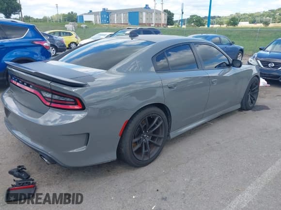 ✅ 2018 Dodge Charger R/T Scat Pack • VIN: 2C3CDXGJ5JH193420 • Lot: 43043636. Wystawiony na IAAI z przebiegiem 75 284 mil. Bezpłatny archiwum sprzedaży aukcyjnych z USA i szczegółowy raport historii pojazdu na DreamBid. Zdjęcie 4.