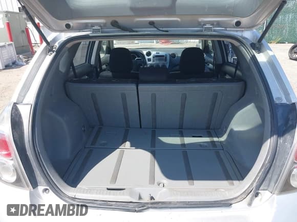 ✅ 2010 Pontiac Vibe 1SB • VIN: 5Y2SP6E09AZ404735 • Lot: 42943066. Listed on IAAI with 277,389 mi. Free auction sales archive from the USA and detailed vehicle history report at DreamBid. Image 16.