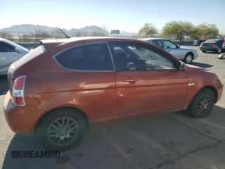 2007 Hyundai Accent GS z VIN KMHCM36CX7U004155, wystawiony jako Copart lot #81428464 z przebiegiem 98 761 mil mil oraz Czysty tytuł • Clean title. Historia ofert i sprzedaży dostępna na DreamBid. Obrazek 3.