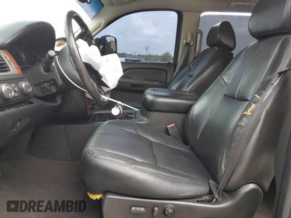 2008 Chevrolet Silverado 3500HD SRW LTZ с VIN 1GCHK33668F128038, выставлен на аукционе Copart как лот 59265605 с пробегом 394 364 миль миль и Списание • Salvage title. История ставок и продаж доступна на DreamBid. Изображение 7.