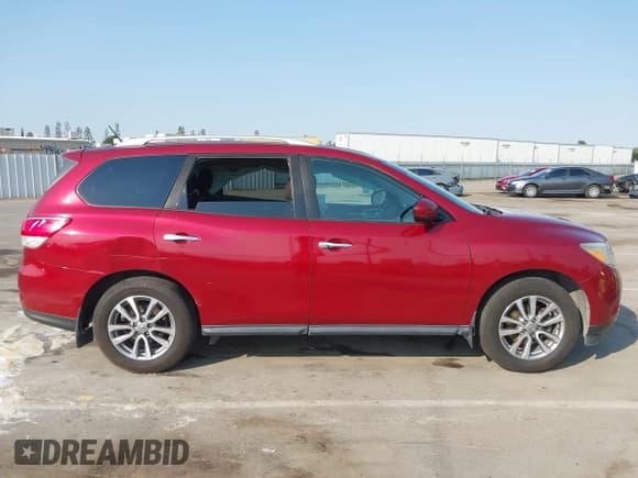 ✅ 2015 Nissan Pathfinder SV • VIN: 5N1AR2MN4FC611552 • Lot: 42721843. Listed on IAAI with 135,260 mi. Free auction sales archive from the USA and detailed vehicle history report at DreamBid. Image 13.