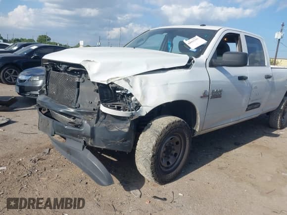 ✅ 2018 Ram 2500 Tradesman • VIN: 3C6UR5HL5JG302648 • Lot: 43095835. Listed on IAAI with 550,594 mi. Free auction sales archive from the USA and detailed vehicle history report at DreamBid. Image 2.