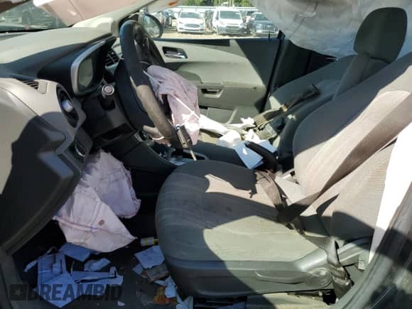 ✅ 2018 Chevrolet Sonic LT • VIN: 1G1JD5SH4J4139835 • Lot: 84706765. Listed on Copart with 131,515 mi. Free auction sales archive from the USA and detailed vehicle history report at DreamBid. Image 7.