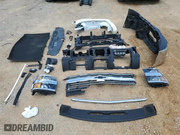 ✅ 2016 Chevrolet Silverado 2500HD LT • VIN: 1GC1KVEG8GF244486 • Lot: 58401105. Wystawiony na Copart z przebiegiem 85 956 mil. Bezpłatny archiwum sprzedaży aukcyjnych z USA i szczegółowy raport historii pojazdu na DreamBid. Zdjęcie 12.