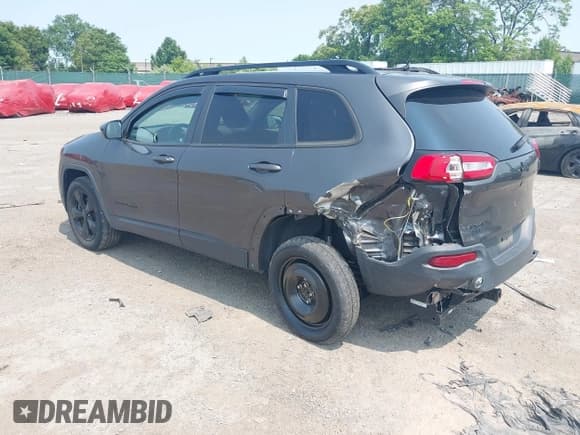 ✅ 2016 Jeep Cherokee Latitude • VIN: 1C4PJMCBXGW122274 • Lot: 42407175. Listed on IAAI with 152,229 mi. Free auction sales archive from the USA and detailed vehicle history report at DreamBid. Image 3.