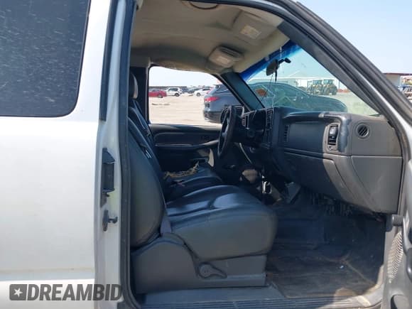 ✅ 2003 Chevrolet Silverado 2500HD LS • VIN: 1GCHC29U93Z155304 • Лот: 43158969. Опубликован ранее на IAAI с пробегом Не указан. Бесплатный доступ к архиву аукционных продаж из США и подробный отчёт об истории автомобиля на DreamBid. Изображение 5.