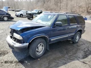 ✅ 2000 Chevrolet Blazer LS • VIN: 1GNDT13W3Y2372762 • Lot: 50689125. Wystawiony na Copart z przebiegiem 219 526 mil. Bezpłatny archiwum sprzedaży aukcyjnych z USA i szczegółowy raport historii pojazdu na DreamBid. Zdjęcie 1.
