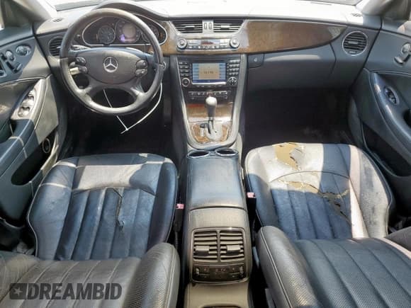 ✅ 2007 Mercedes-Benz CLS 550 • VIN: WDDDJ72X37A112819 • Лот: 67624115. Опубликован ранее на Copart с пробегом 121 941 миль. Бесплатный доступ к архиву аукционных продаж из США и подробный отчёт об истории автомобиля на DreamBid. Изображение 8.