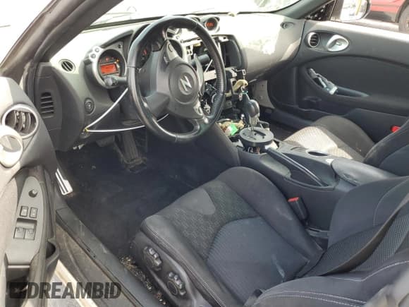 ✅ 2013 Nissan 370Z • VIN: JN1AZ4EH9DM381266 • Lot: 59989515. Wystawiony na Copart z przebiegiem 170 900 mil. Bezpłatny archiwum sprzedaży aukcyjnych z USA i szczegółowy raport historii pojazdu na DreamBid. Zdjęcie 8.