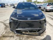 ✅ 2024 Toyota bZ4X XLE • VIN: JTMAAAAA7RA047077 • Lot: 84270505. Wystawiony na Copart z przebiegiem 34 900 mil. Bezpłatny archiwum sprzedaży aukcyjnych z USA i szczegółowy raport historii pojazdu na DreamBid. Zdjęcie 5.