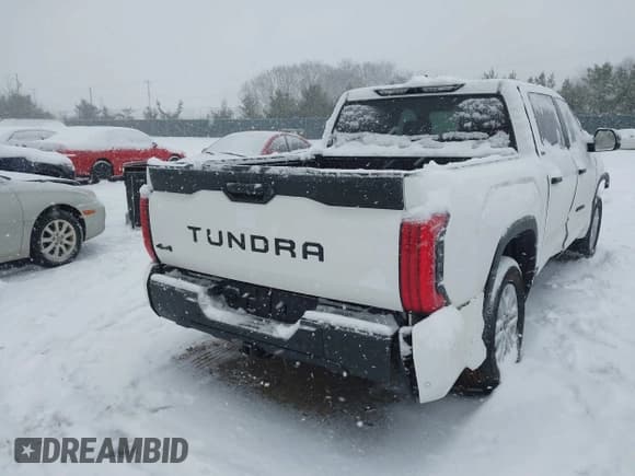 ✅ 2024 Toyota Tundra SR5 • VIN: 5TFLA5DB6RX192547 • Lot: 41385022. Listed on IAAI with 9,177 mi. Free auction sales archive from the USA and detailed vehicle history report at DreamBid. Image 4.