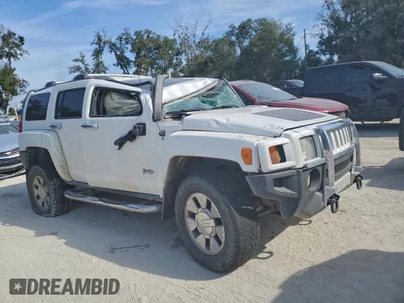 ✅ 2008 Hummer H3 Luxury • VIN: 5GTEN13E188175643 • Lot: 93955015. Wystawiony na Copart z przebiegiem 354 661 mil. Bezpłatny archiwum sprzedaży aukcyjnych z USA i szczegółowy raport historii pojazdu na DreamBid. Zdjęcie 4.