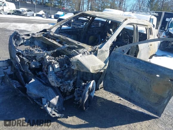 ✅ 2019 Jeep Compass Latitude • VIN: 3C4NJDBB3KT760907 • Lot: 40654559. Wystawiony na IAAI z przebiegiem 103 155 mil. Bezpłatny archiwum sprzedaży aukcyjnych z USA i szczegółowy raport historii pojazdu na DreamBid. Zdjęcie 2.