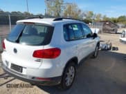 ✅ 2018 Volkswagen Tiguan • VIN: WVGBV7AXXJK004881 • Lot: 43386613. Listed on IAAI with 82,652 mi. Free auction sales archive from the USA and detailed vehicle history report at DreamBid. Image 4.