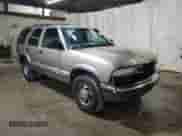 ✅ 2000 Chevrolet Blazer LT • VIN: 1GNDT13WXY2353612 • Lot: 82120334. Wystawiony na Copart z przebiegiem 147 410 mil. Bezpłatny archiwum sprzedaży aukcyjnych z USA i szczegółowy raport historii pojazdu na DreamBid. Zdjęcie 4.