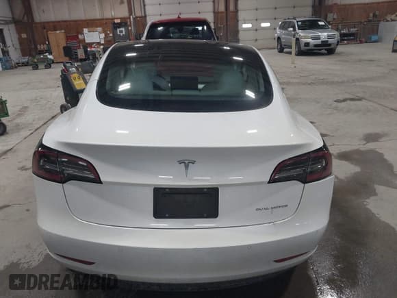 ✅ 2021 Tesla Model 3 Long Range • VIN: 5YJ3E1EBXMF051060 • Lot: 41958018. Wystawiony na IAAI z przebiegiem 65 631 mil. Bezpłatny archiwum sprzedaży aukcyjnych z USA i szczegółowy raport historii pojazdu na DreamBid. Zdjęcie 16.