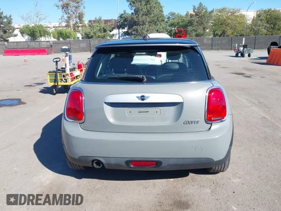 ✅ 2015 MINI Hardtop • VIN: WMWXM5C52FT938528 • Lot: 43471669. Wystawiony na IAAI z przebiegiem 69 430 mil. Bezpłatny archiwum sprzedaży aukcyjnych z USA i szczegółowy raport historii pojazdu na DreamBid. Zdjęcie 16.