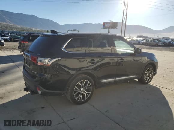 ✅ 2018 Mitsubishi Outlander ES • VIN: JA4AZ3A33JZ016110 • Lot: 86554385. Wystawiony na Copart z przebiegiem 137 244 mil. Bezpłatny archiwum sprzedaży aukcyjnych z USA i szczegółowy raport historii pojazdu na DreamBid. Zdjęcie 3.