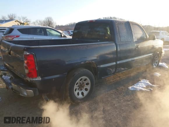 ✅ 2006 Chevrolet Silverado 1500 Work Truck • VIN: 1GCEC19X96Z274367 • Lot: 43838052. Wystawiony na IAAI z przebiegiem 206 517 mil. Bezpłatny archiwum sprzedaży aukcyjnych z USA i szczegółowy raport historii pojazdu na DreamBid. Zdjęcie 4.